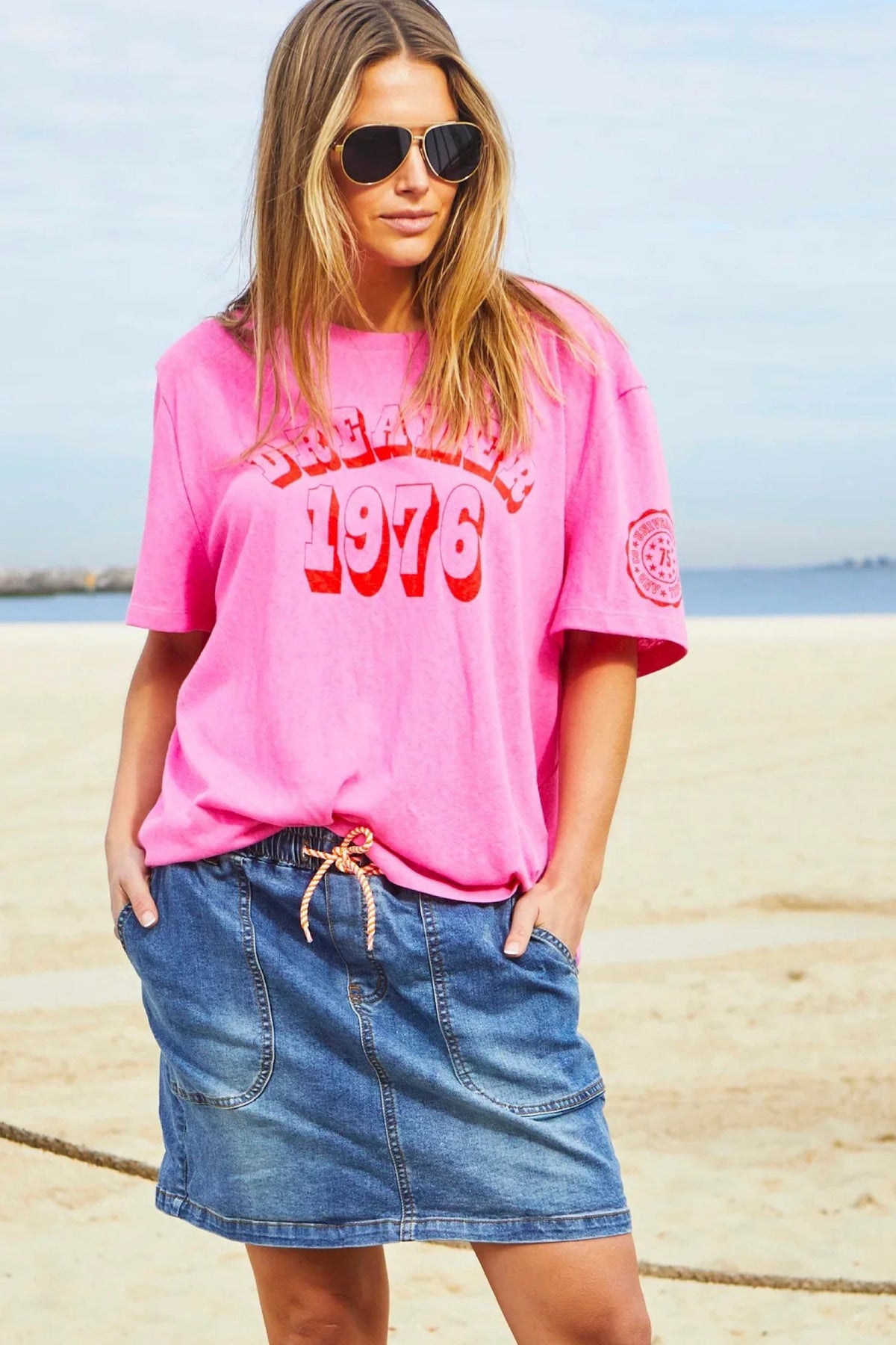 1976 Dreamer Tee Hot Pink