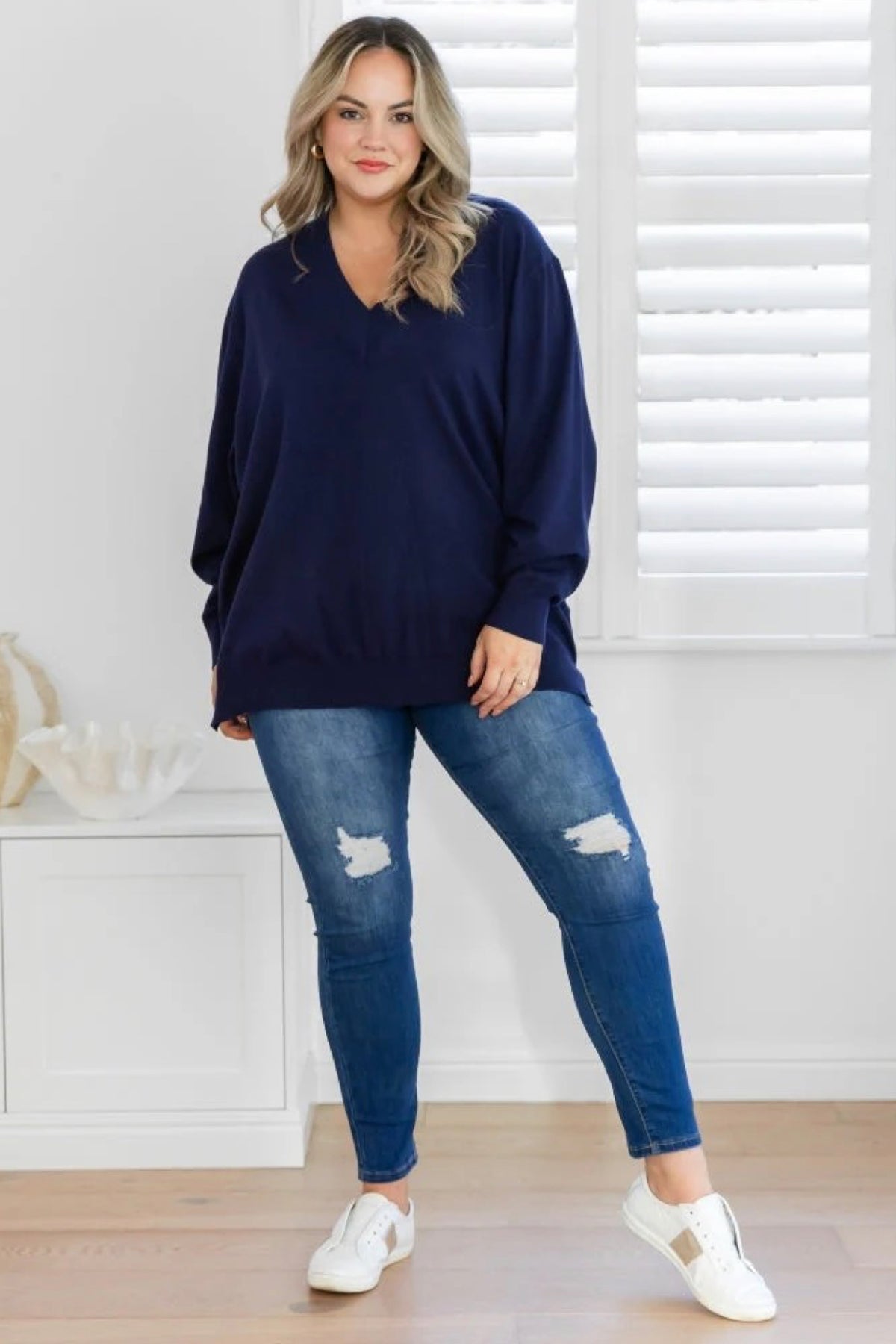 Angel V-Neck Knit Navy