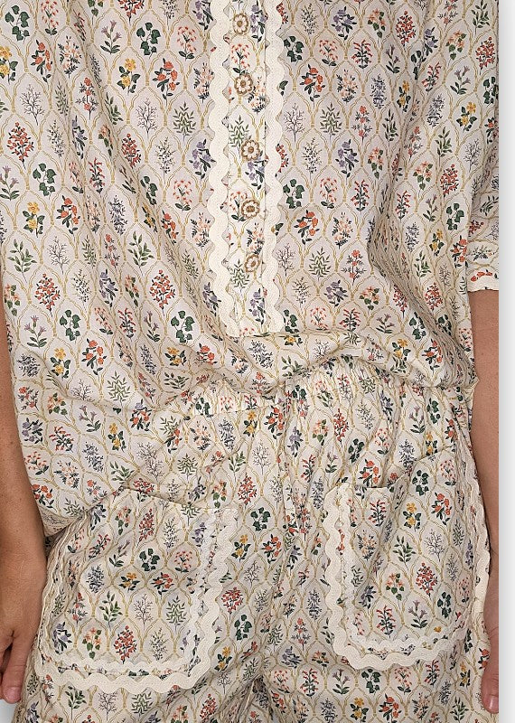 Ivory Wallflower 2pcs Set