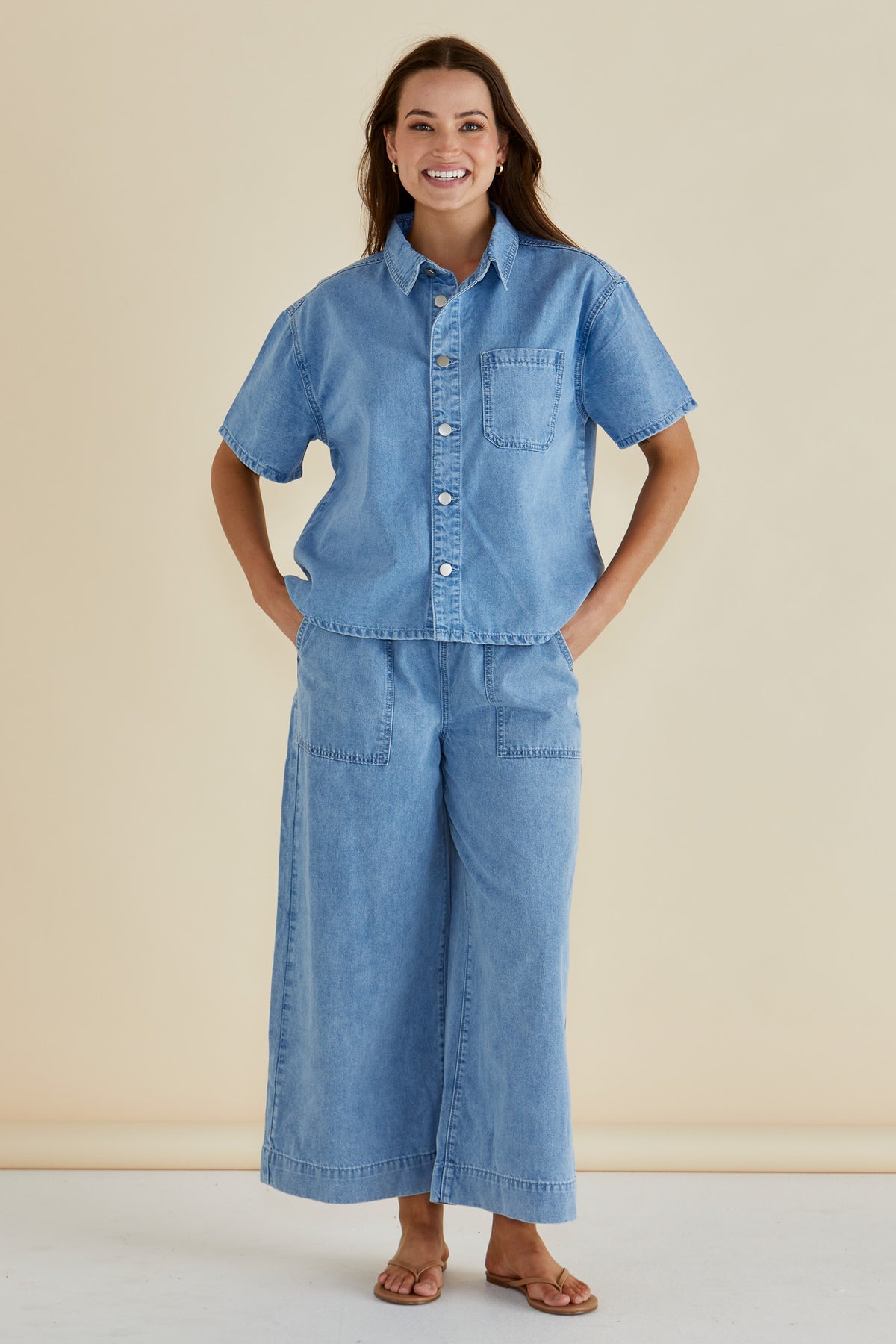 Saffra Relax Leg Jean Medium Wash Blue Denim