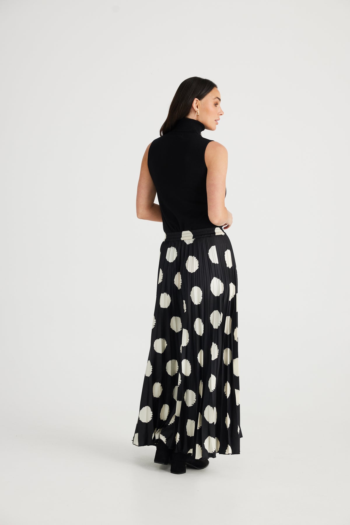 Alias Pleated Skirt Black With Ivory Spot
