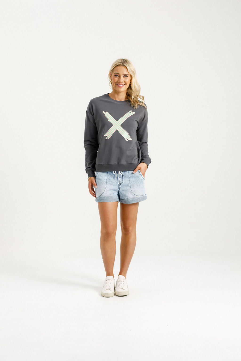 Camilla Crew Graphite With Candy Apple X