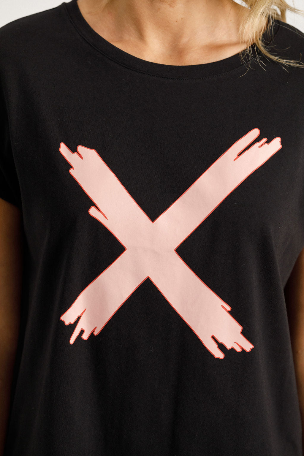 Jackie Tee Black with Blossom Berry X- PREORDER DELIVERY END AUGUST