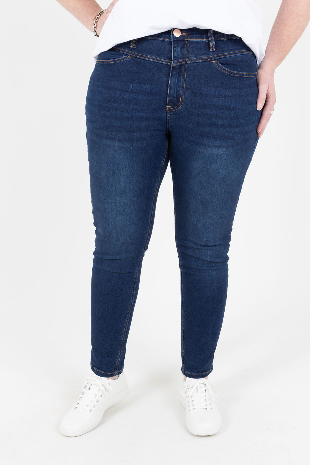 Curve Tommy Blue Wash Jean