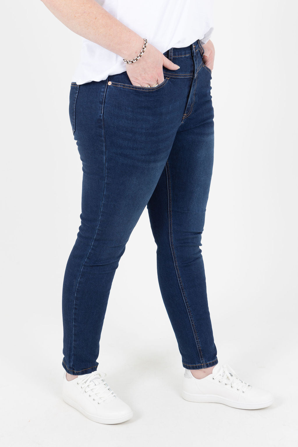 Curve Tommy Blue Wash Jean