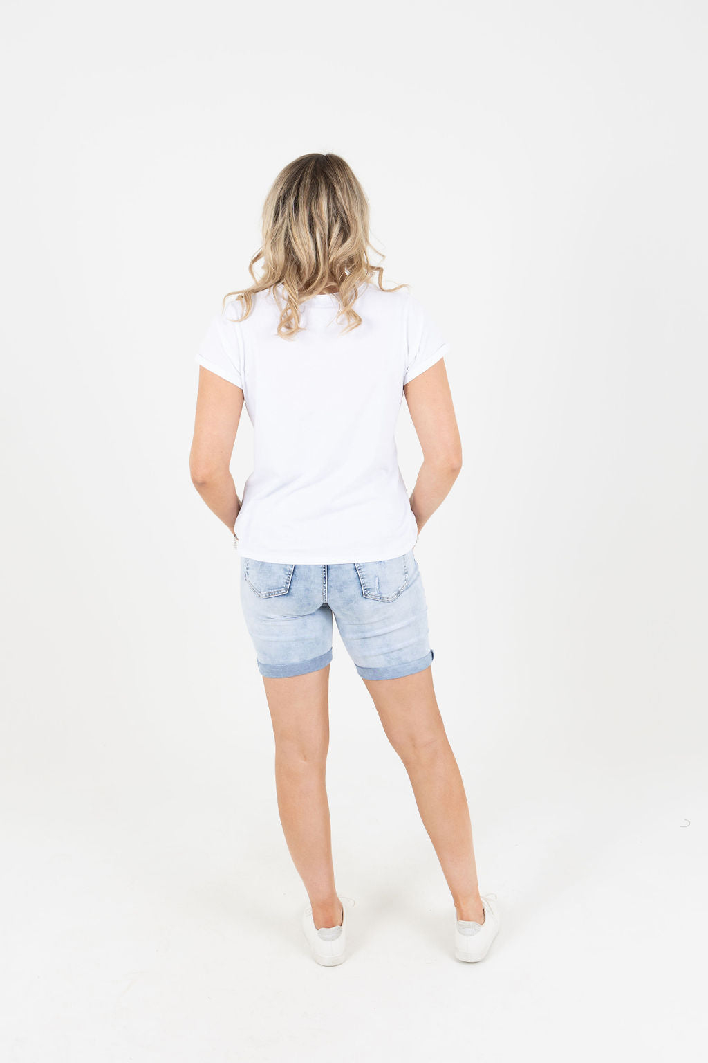 Greta Distressed Short