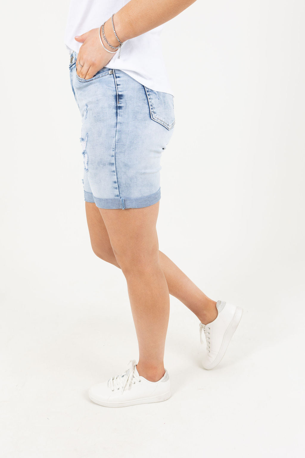 Greta Distressed Short