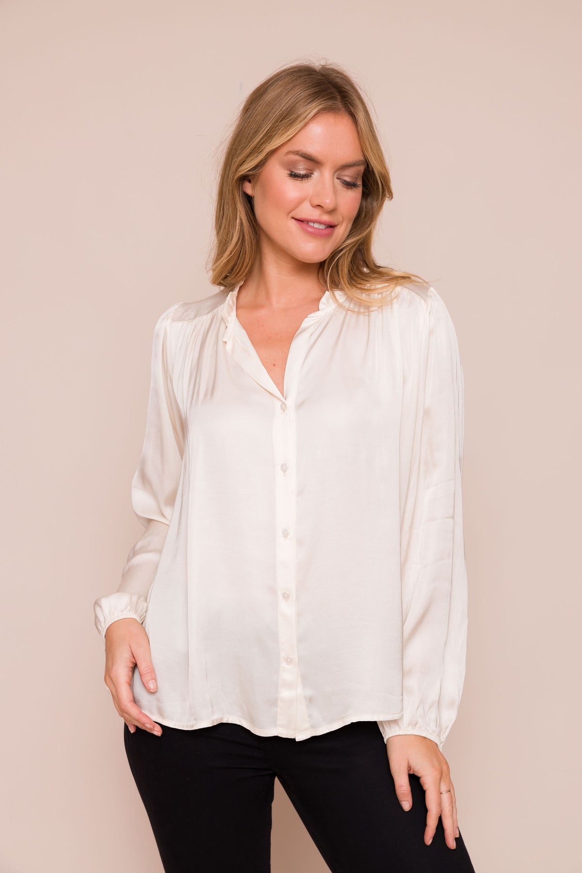 Rose Blouse With Ruffle Collar