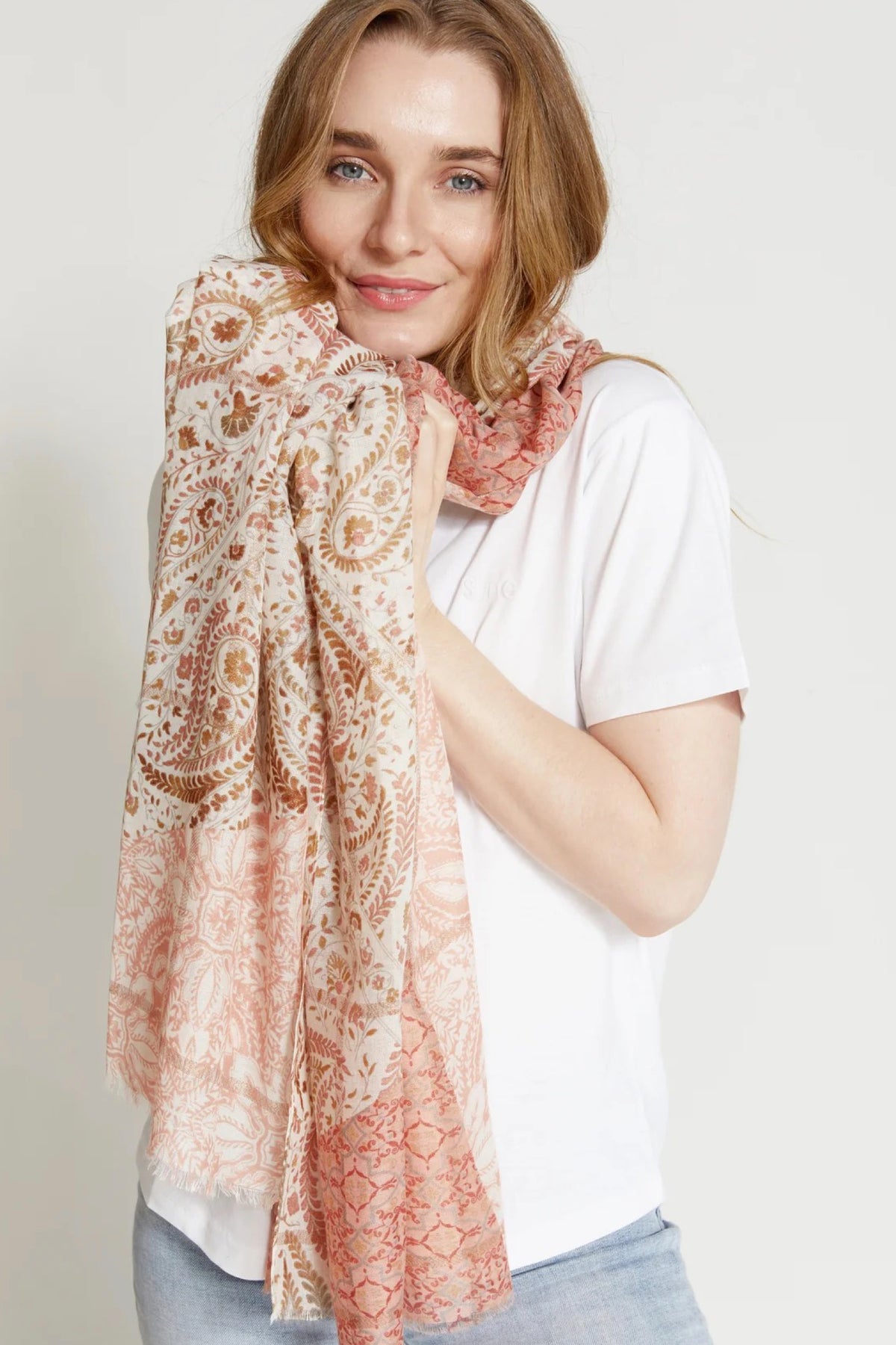Scarf Paisley Blush/ Red/ Gold
