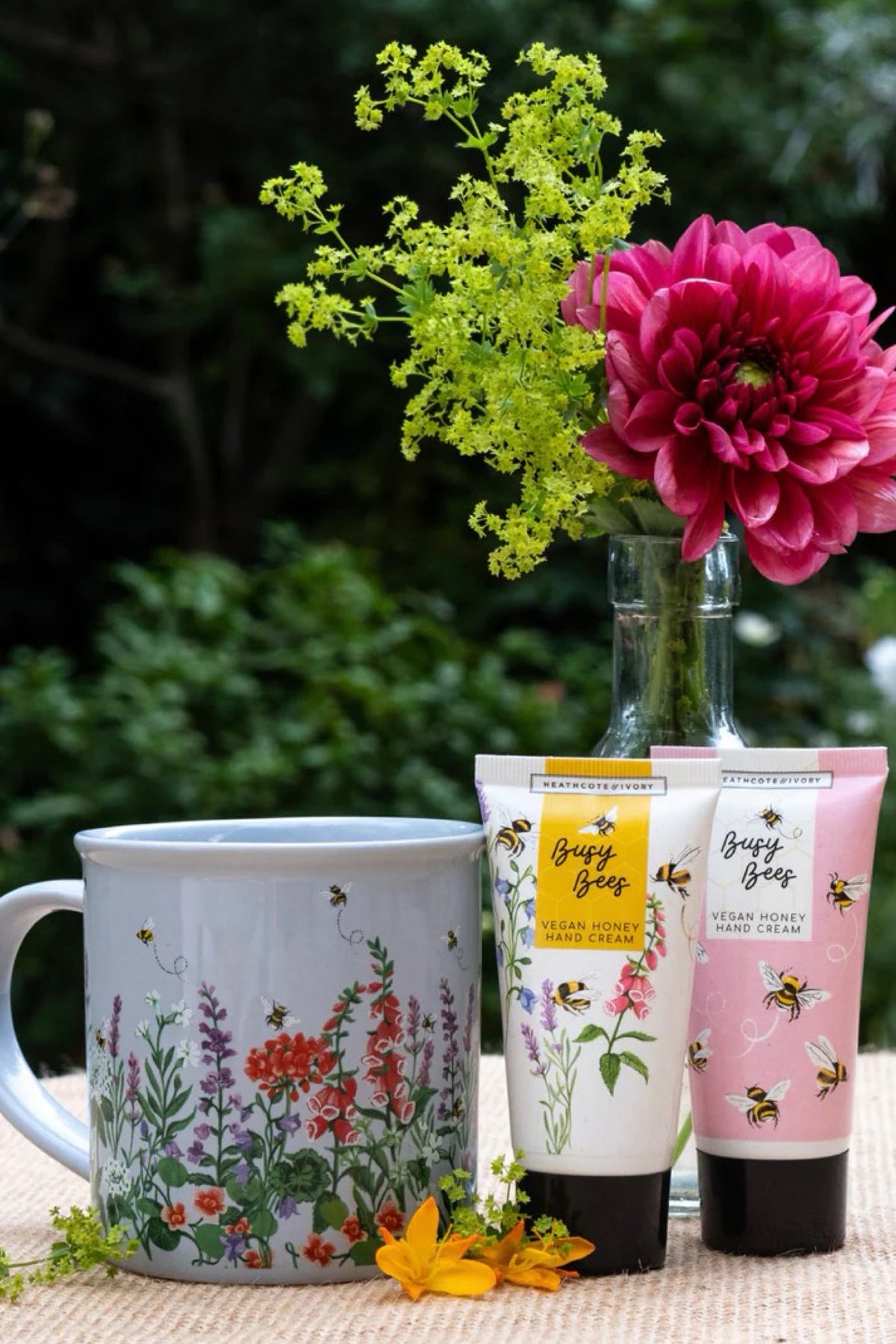 Busy Bees Mug Set