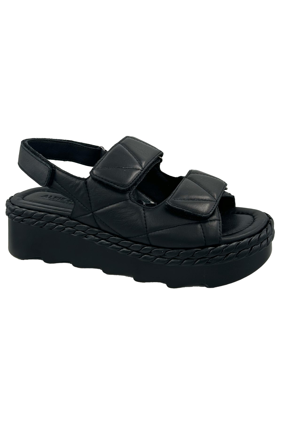 Suitation Black Sandal