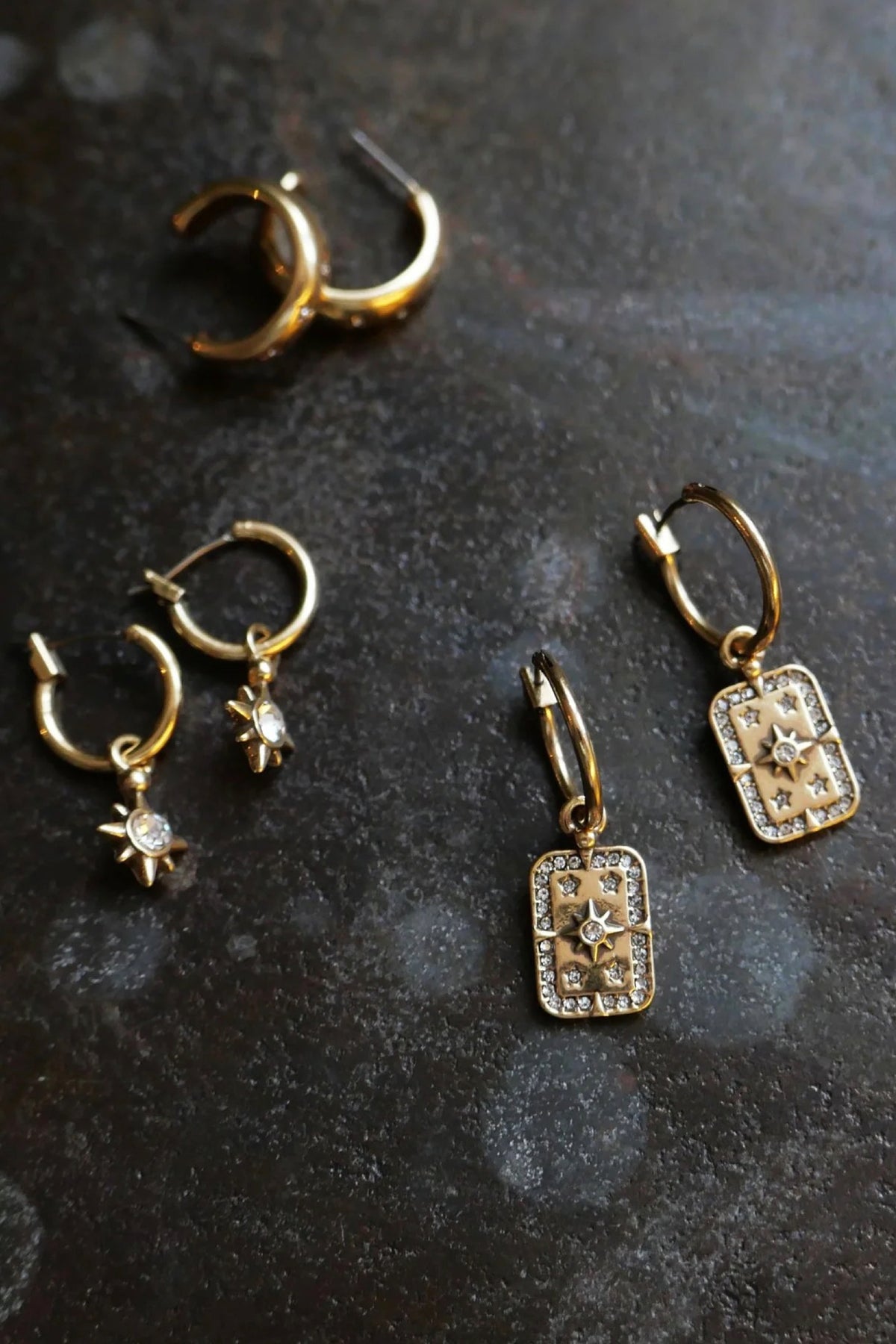 Medium Earrings With Charm Astro Gold