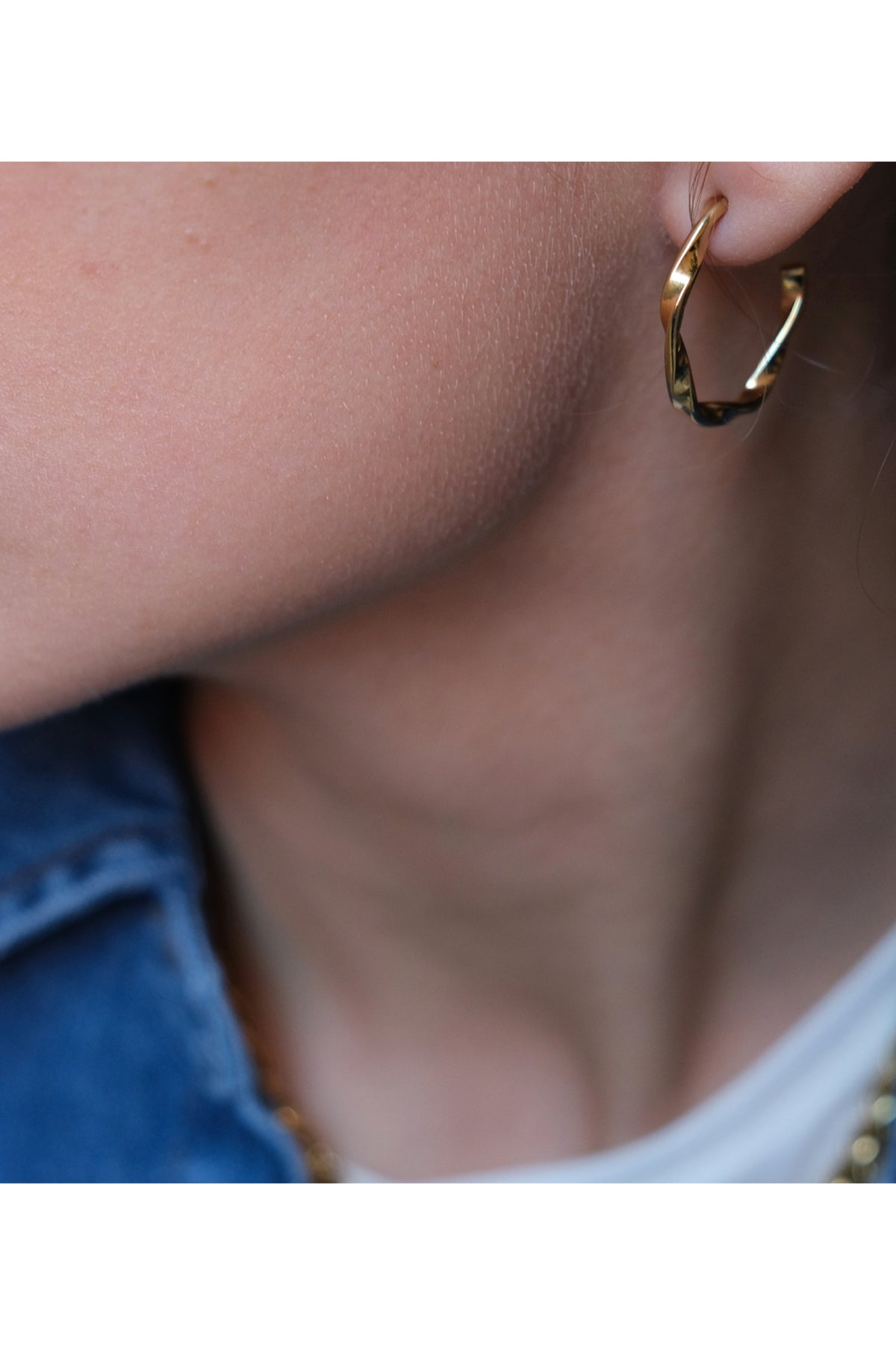 _W_Earring 25mm Curled Steel Gold