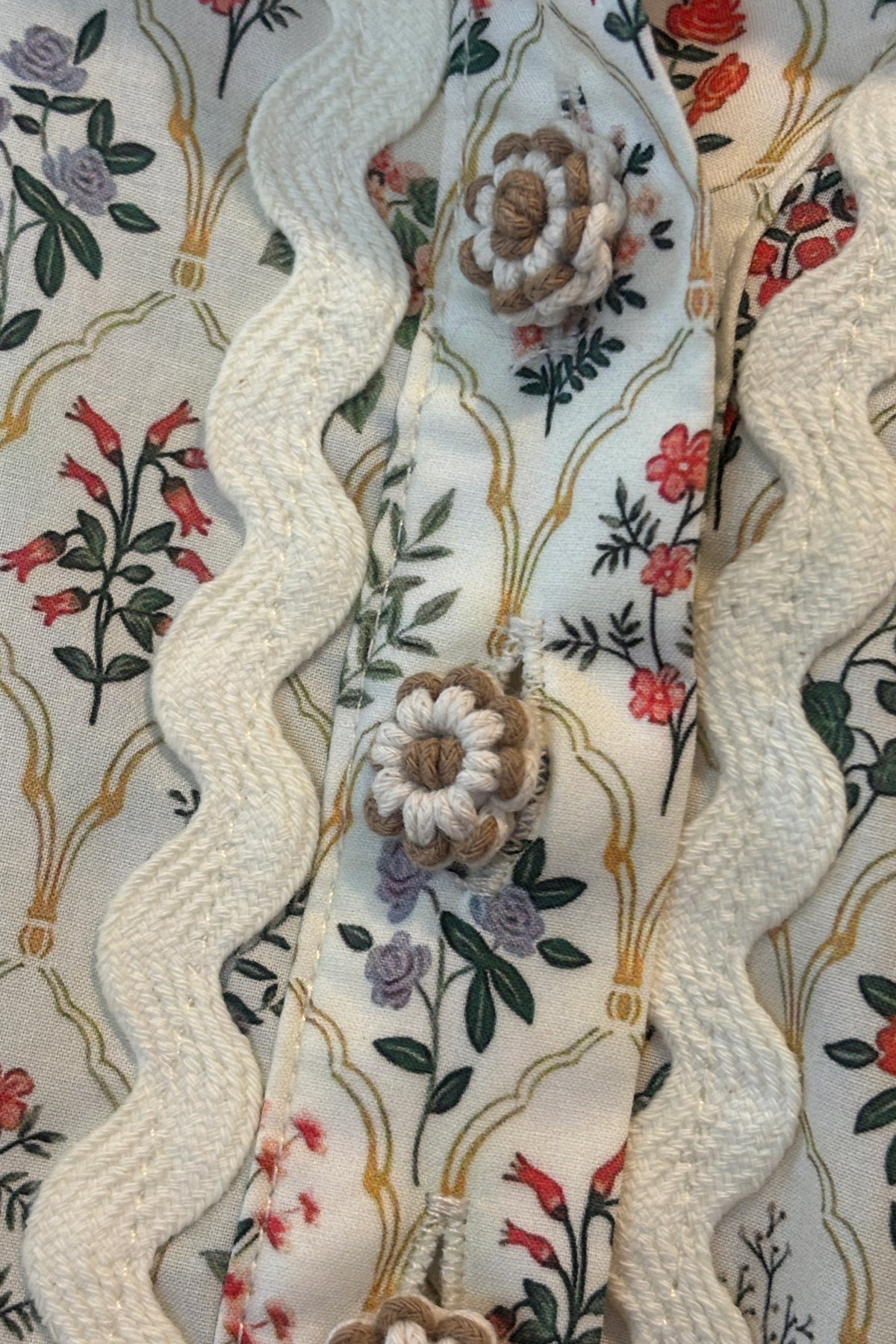 Ivory Wallflower 2pcs Set