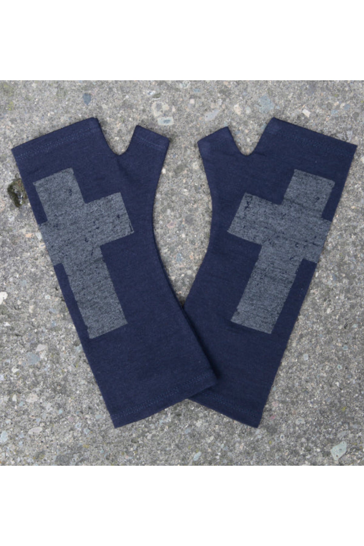 Ink Anthracite Cross Merino Gloves