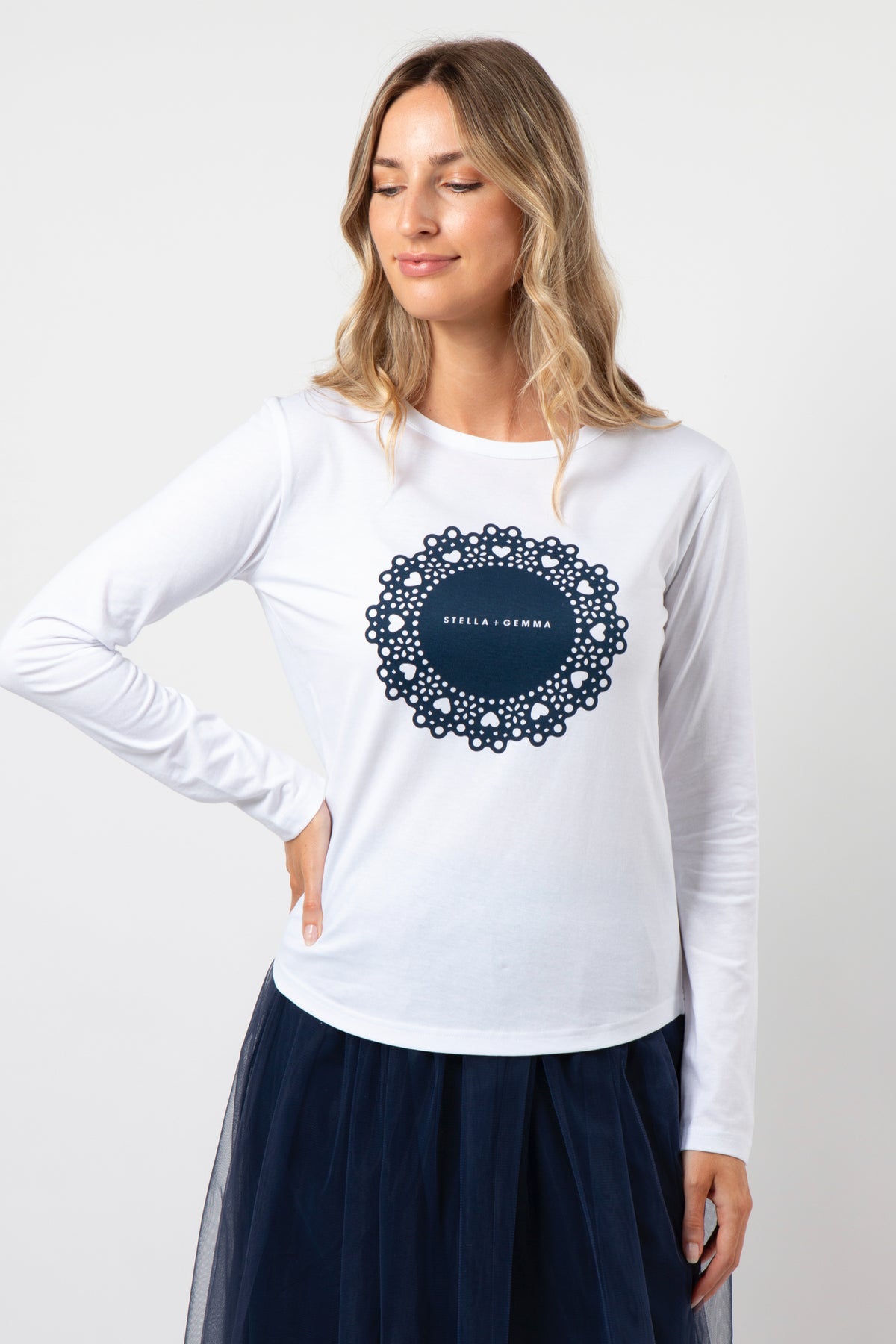 LS Tee White With Navy Doily