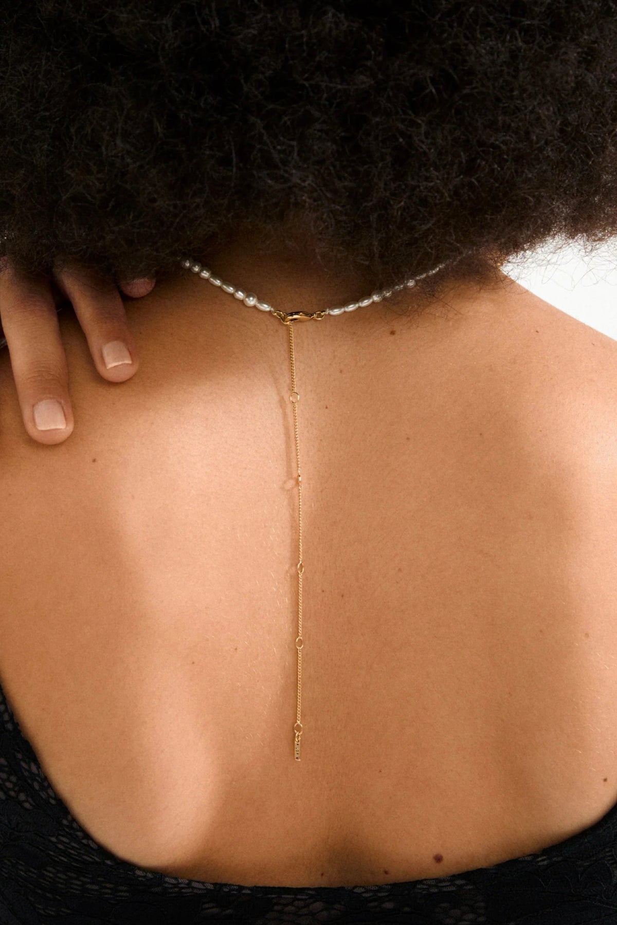 Elliana White Necklace Gold Plated
