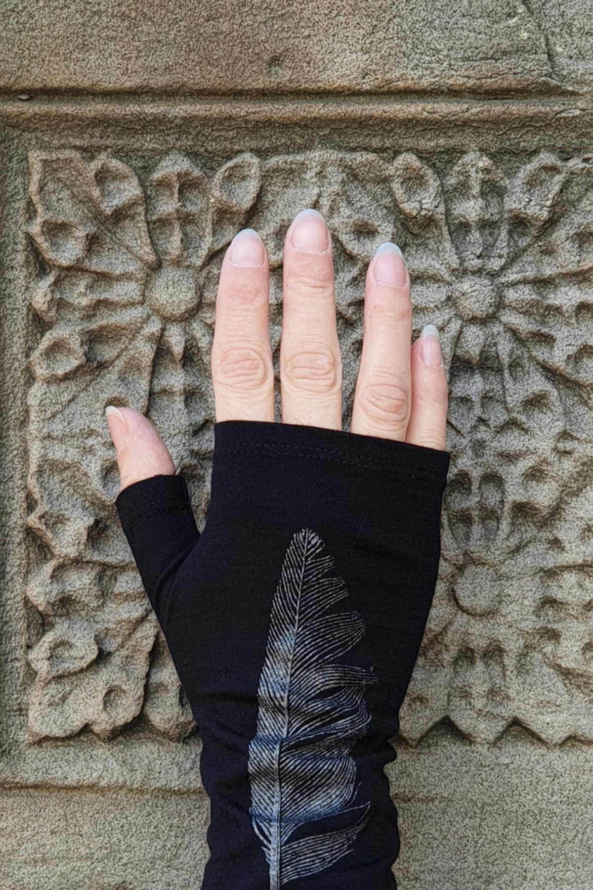 Black Feather Print Lead Merino Fingerless Gloves