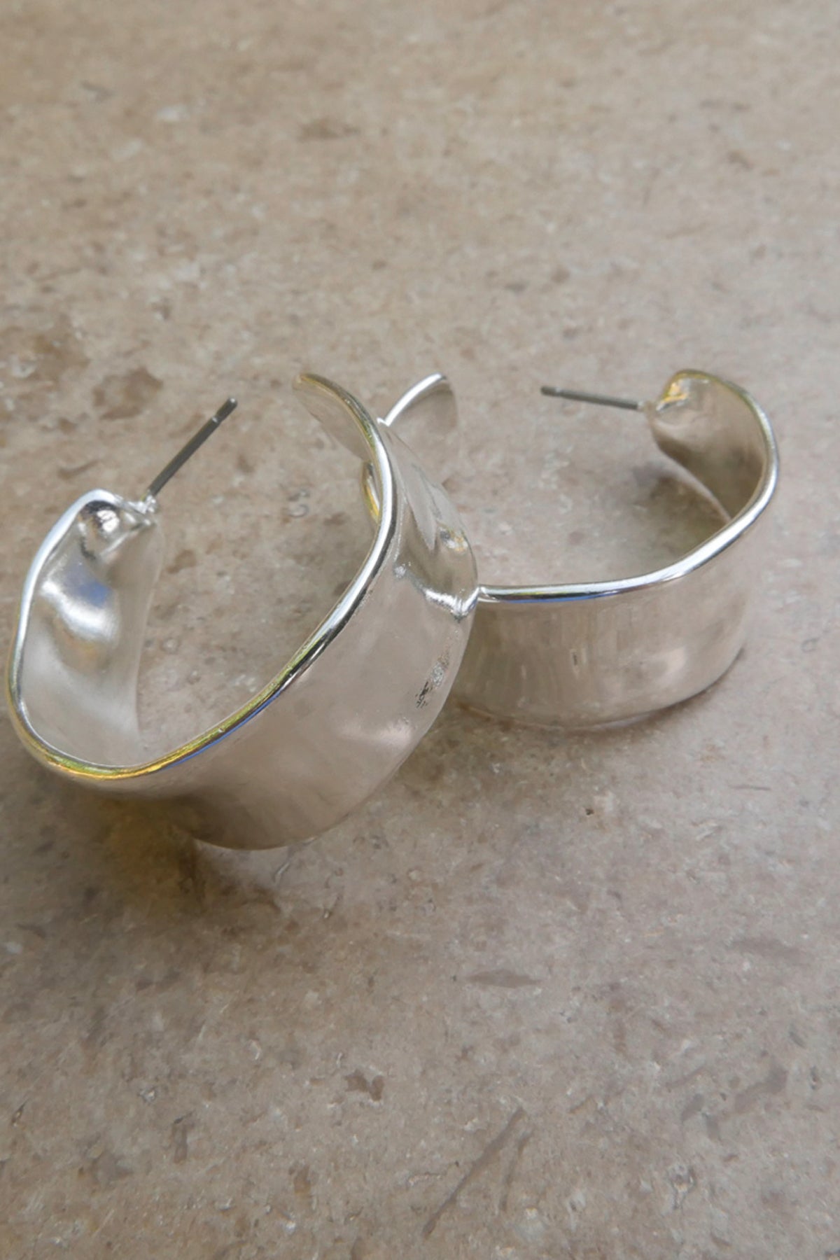 Sculptured Wide Earring Silver Large