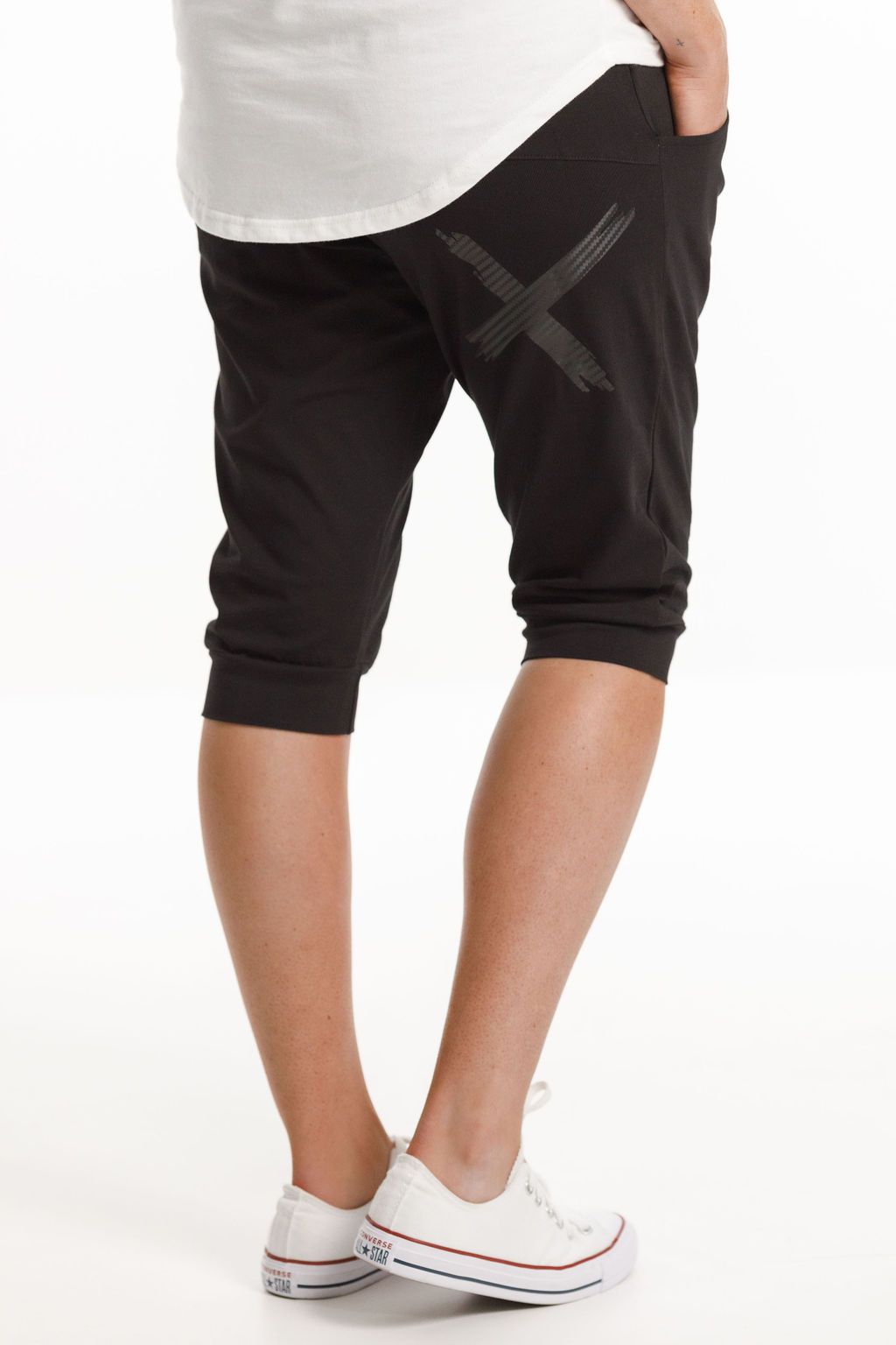3/4 Apartment Pants Black With Matt Black X Print