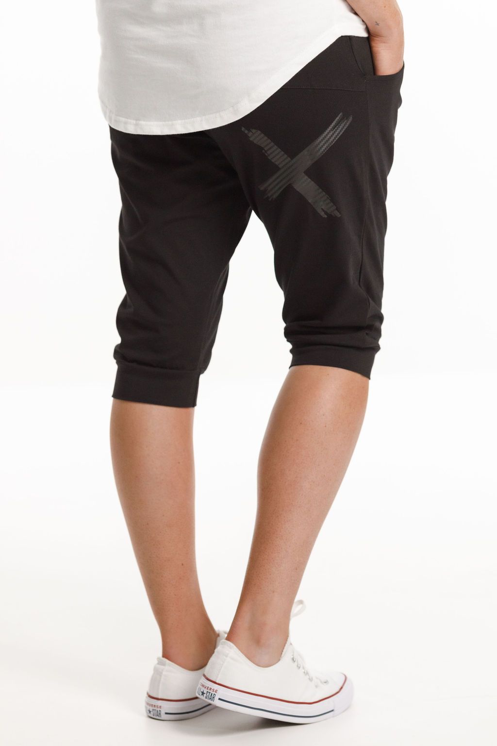 3/4 Apartment Pants Black With Black X Print